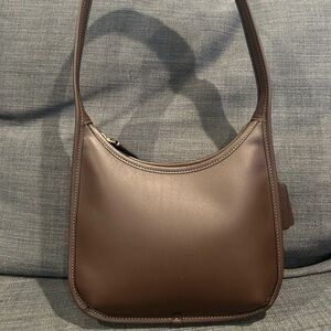 SOLD - Authentic Coach Curve Zip Maple Brown- Ergo Reedition